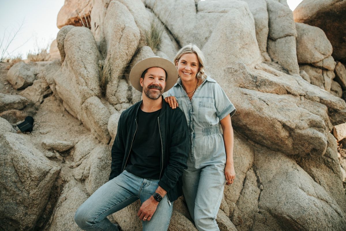 Viktor and Meghan on the boulders near Joshua Tree
